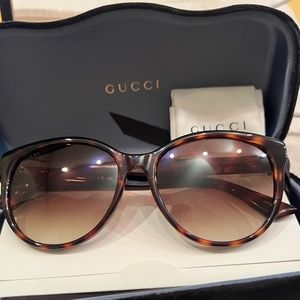 Gucci cat-eye sunglasses
